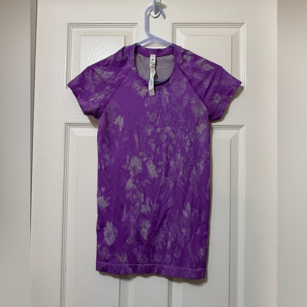 Lululemon short sleeve swiftly size 4 euc light tee